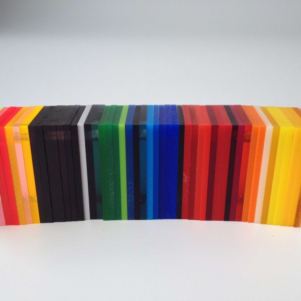 gekleurd getint plexiglas